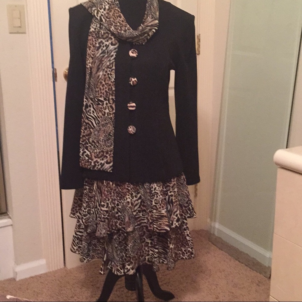 2-piece skirt suit with scarf sash